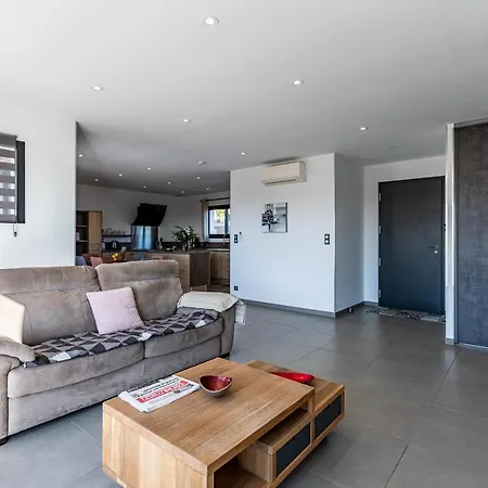 Afa, Proche D Ajaccio, Magnifique 4 Pers Avec Piscine Privée Et Vue Montagne *