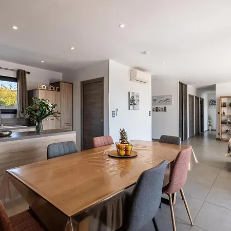 Afa, Proche D Ajaccio, Magnifique 4 Pers Avec Piscine Privee Et Vue Montagne *