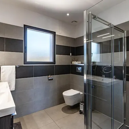 Afa, Proche D Ajaccio, Magnifique 4 Pers Avec Piscine Privee Et Vue Montagne Afa