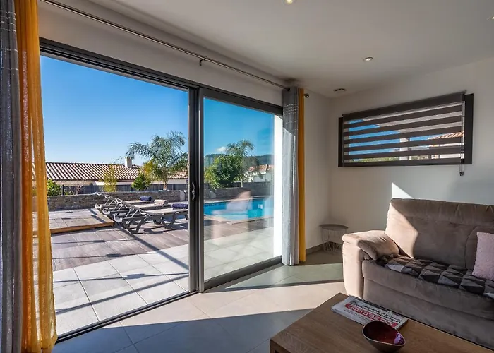 Afa, Proche D Ajaccio, Magnifique 4 Pers Avec Piscine Privee Et Vue Montagne Villa