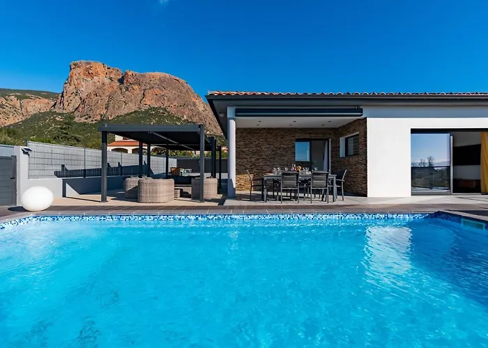 Afa, Proche D Ajaccio, Magnifique 4 Pers Avec Piscine Privee Et Vue Montagne Villa